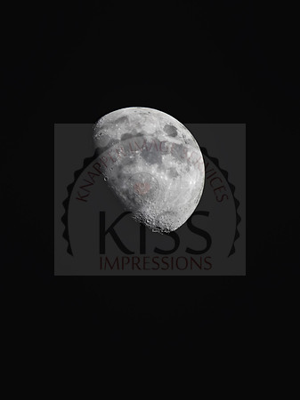 May waxing gibbous moon - IMG_4678