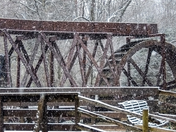 Waterwheel in snow - IMG_7017