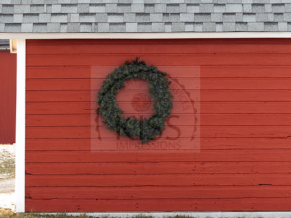 Wreath on barn - IMG_6340